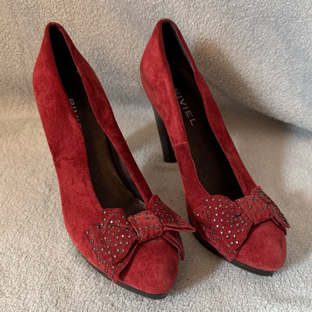 Biviel Women's Red Suede Heels with Bow Detail